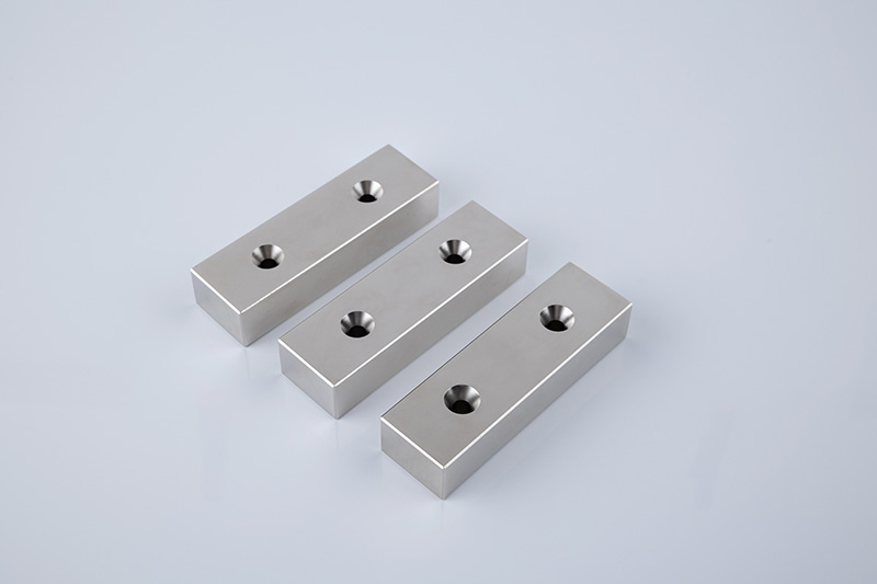 方形沉孔磁铁
